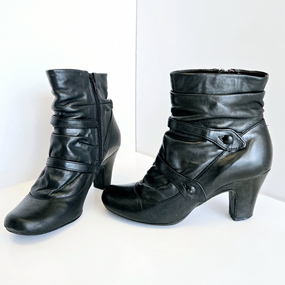 Beautiful Pleated Heel Booties - Picture 10 of 10